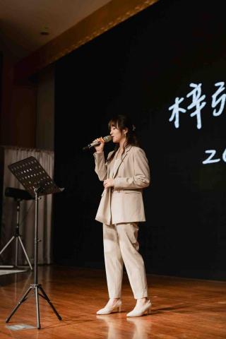 方方｜婚禮主持｜婚禮歌手｜週歲主持 - 