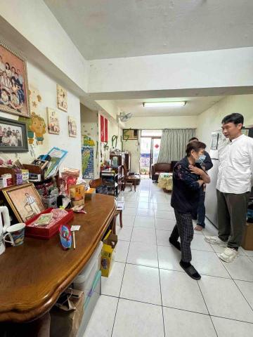 黃小姐（西門洋行） - 改裝前