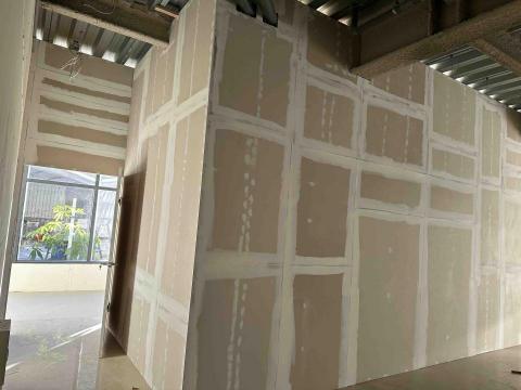 阿豪油漆工程 - AB膠批土