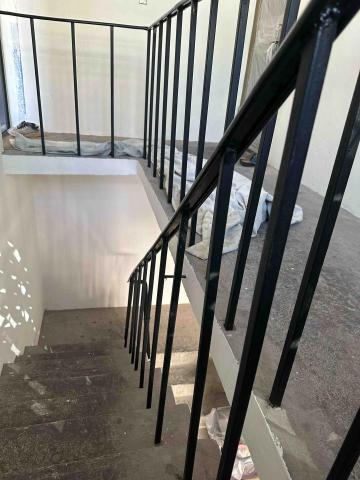 阿豪油漆工程 - 刷油性油漆扶手