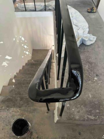 阿豪油漆工程 - 刷油性油漆扶手