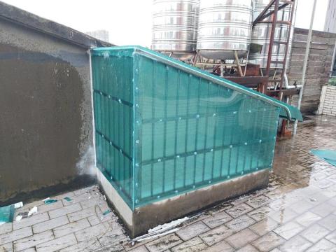 何宗弘 - 樓梯間