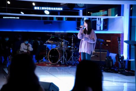 陳以薰 - 受邀到台北新生命小組教會表演