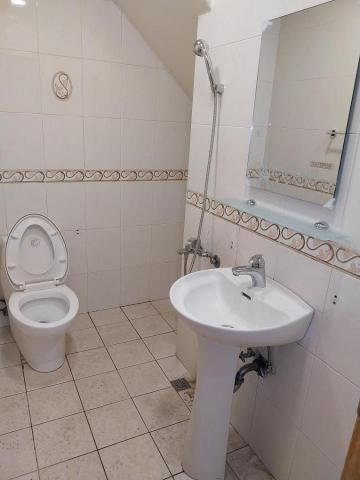 何宗弘 - 衛浴修理