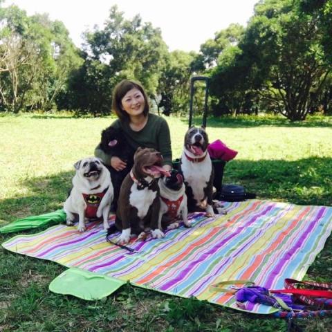 提供寄養狗服務的專家李芊均