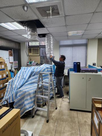 沈先生 - 中央廣播電台出風口更換