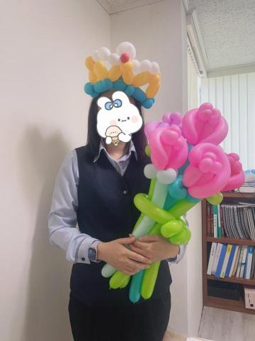霓霓：氣球花束、氣球人物造型、造型氣球、氣球生日派對、氣球表 - 皇冠與花朵