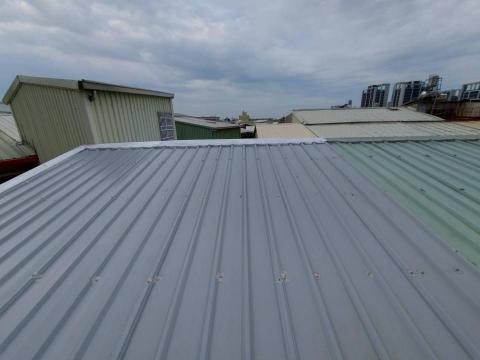 何美工程行 - 浪板局部修繕