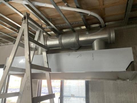 宗翰/通風系統工程/廚房油煙管規劃/水電服務 - 餐飲廚房煙灶安裝、排煙管安裝