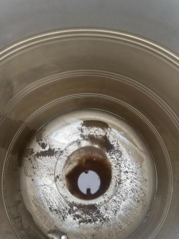 倫振挺 - 水塔清洗 前