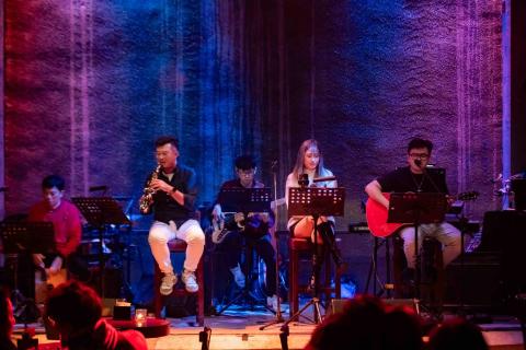 Natalie Chia謝琦恩 -  Natalie Chia謝琦恩 -