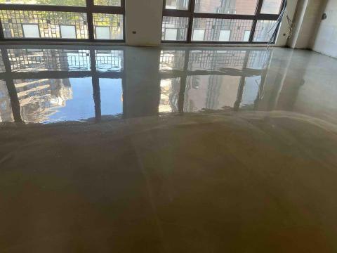 莊小吉 - 降噪水泥後舖自平泥