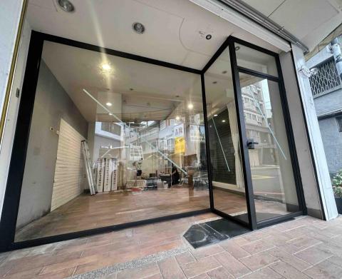 築望有限 - 店面門