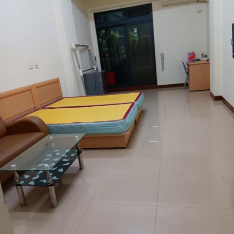 陳燕玲 - 室內家具擦拭收納地板清潔後