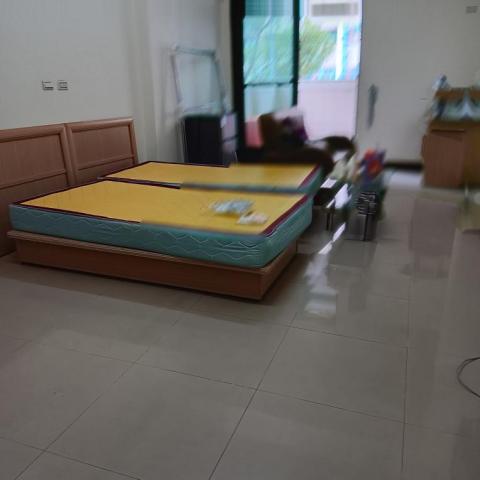 陳燕玲 - 床舖擦拭固定位後