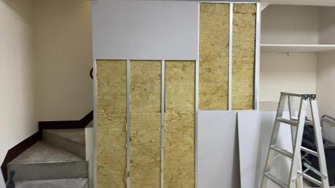 張柏崧 - 石膏板輕隔間加上60k隔音岩棉