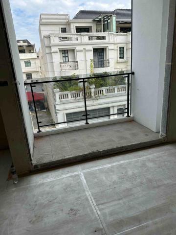 阿明的鐵工廠 -  不鏽鋼玻璃欄杆安裝成品