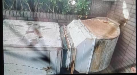 薛 - 忠孝新生大樓排風進氣口
鏽蝕修補研磨油漆