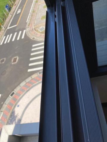 李勝彰 - 窗溝清潔後照（2）