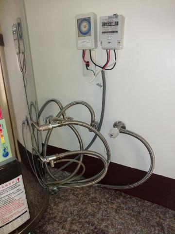田侑淨水器設備 - 一樓移到三樓 田侑淨水器設備 - 一樓移到三樓