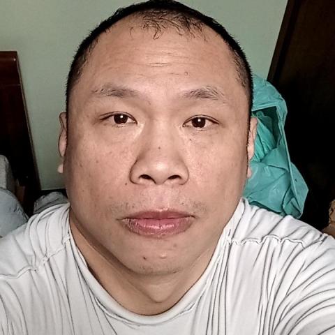 提供外送機車服務的專家彩色電視機