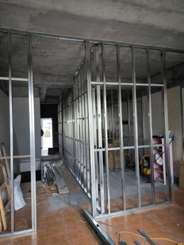 偉勝工程行 - 輕隔間施工中