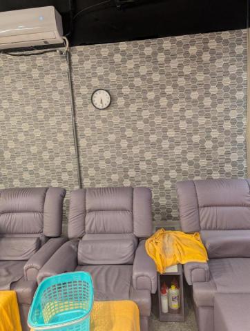 光晨工程-江政弘 - 腳底按摩店的背牆