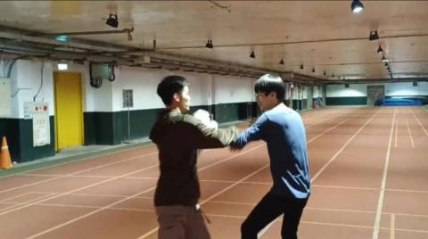 王俊霖 - 試手對練