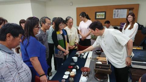 吳幸儒 - 彰化社區大學茶的人文與美學上課花絮