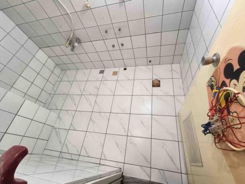 吳振斌 - 浴缸高度四面翻新