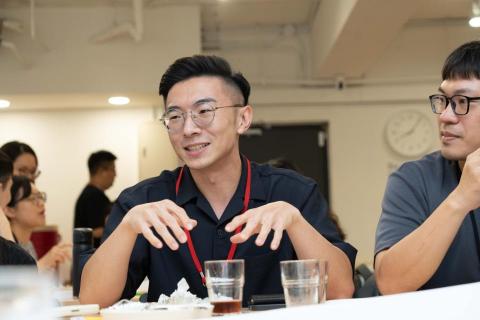 洪浚愷 - 圓桌會議主持人(英文)