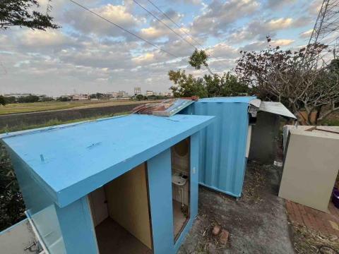 阿至油漆工作室 - 屋頂隔熱 阿至油漆工作室 - 屋頂隔熱