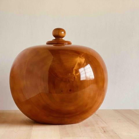 詹善博 - 實木聚寶盆，利用完美無瑕的木材手工精細車削研磨形成優美流暢的線條以便觀賞實木本身帶有獨特的紋理。