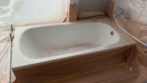 東東專業油漆工作室 - 浴缸翻新施工前