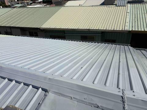 東東專業油漆工作室 - 鐵皮屋頂粉刷施工完成