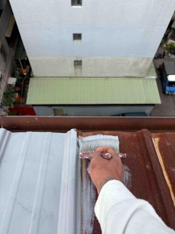 東東專業油漆工作室 - 鐵皮屋頂粉刷施工