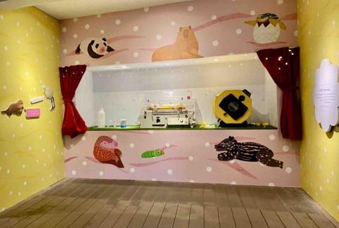 王思驊 - 台北市立動物園「動物福利小站」展場設計及繪製