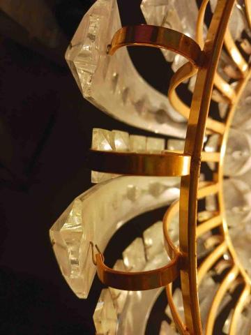 妃彤小可清潔工作室 - 特殊清潔-水晶燈清潔