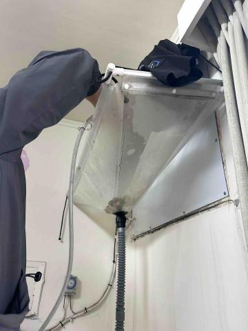 《康鑫企業社》 - 分離式室內機掛洗保養