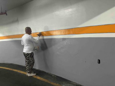 東東專業油漆工作室 - 車道牆壁面粉刷施工
