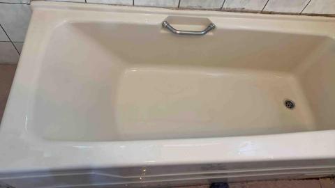 妃彤小可清潔工作室 - 清除水垢及霉斑