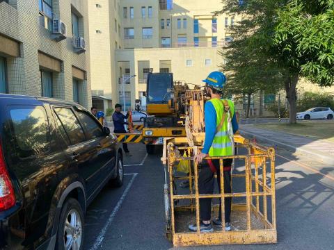 潘佳哲 - 我們不論是內外施工均能配合，包含公家機關，也能符合相關法規，讓你好做事，也看了安心