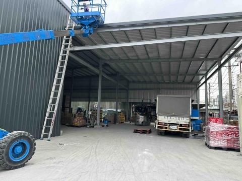 盛翔開發工程 - 滴水6米廠房搭建