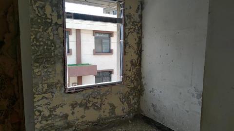 冠華油漆工程 - 室内牆壁癌施工前