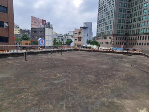 冠華油漆工程 - 房頂防水施工前