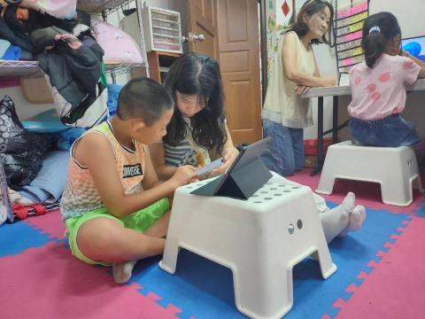 湯家綸 - 幫助國小小朋友學習