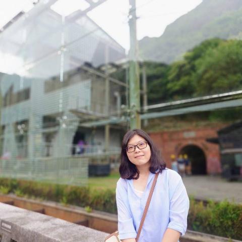 提供插畫紙服務的專家許倍鳳