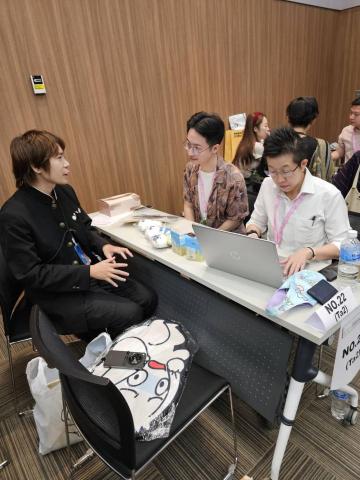 洪漢唐 - 擔任「2024年台灣文博會：文策院國際圖像授權媒合洽談會」中泰雙向口譯