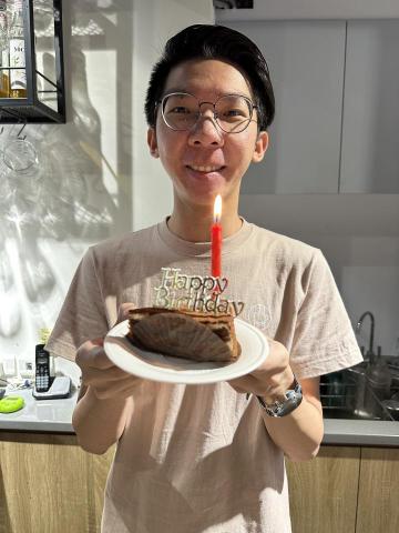 Hans/Hanson 林洺鋐 - 同事幫忙慶生