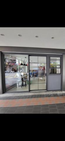 品信鋁門窗 - 店面門 品信鋁門窗 - 店面門